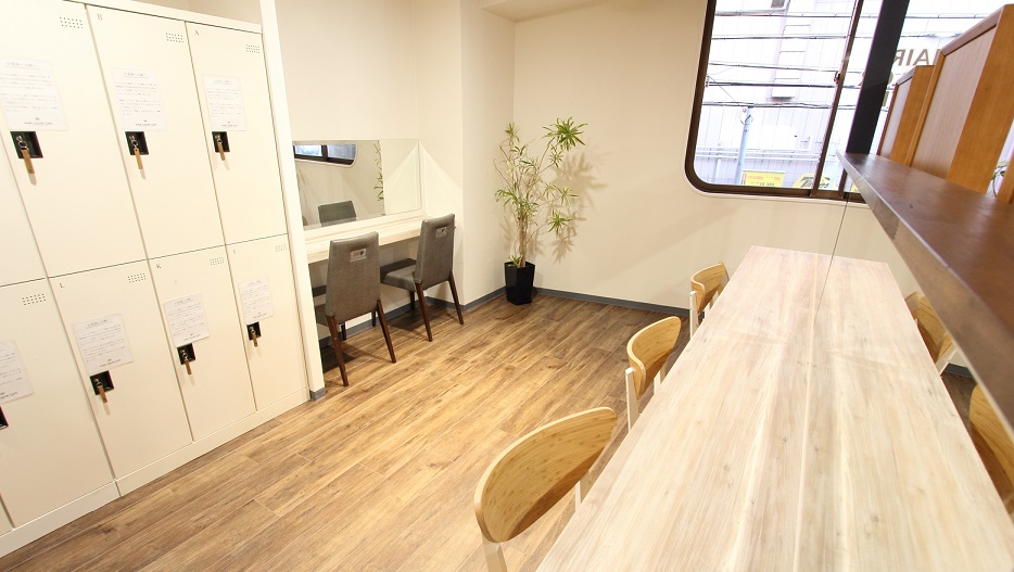 HAIR COLOR CAFE店内通路画像